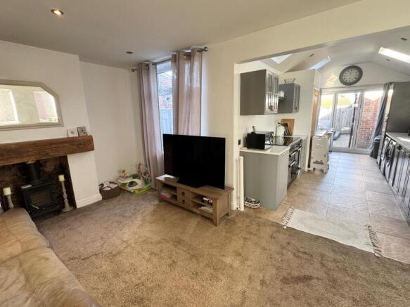 LIVING / DINING / KITCHEN