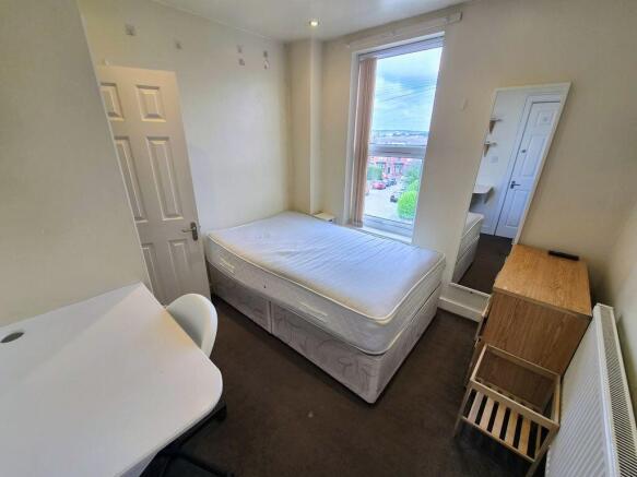 Royal Park Grove, Leeds photo 4