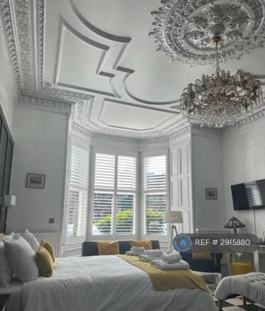 Room10 £990/Month