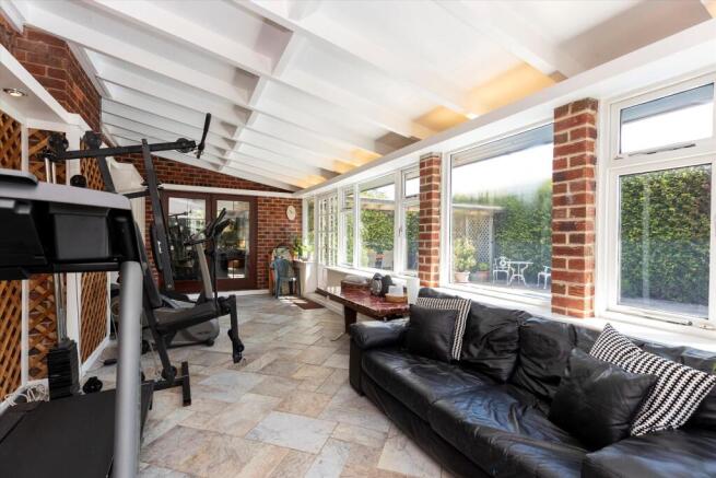 5 bed Detached for sale Image 7