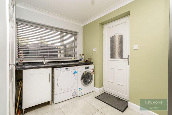 4 bed Semi-Detached for sale Image 7
