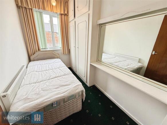 3 bed Terraced for sale Image 9