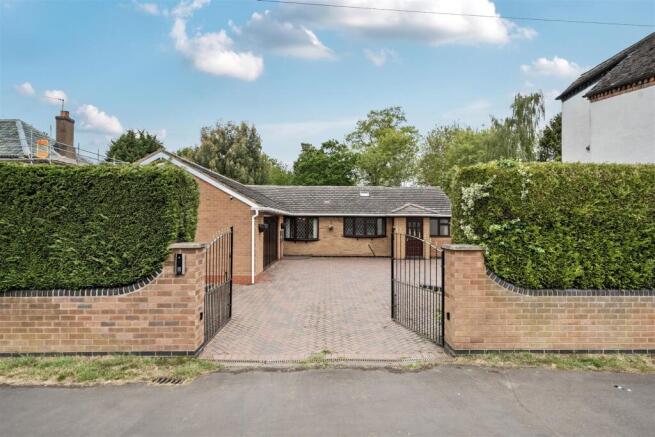 4 Witherley Road, Atherstone
