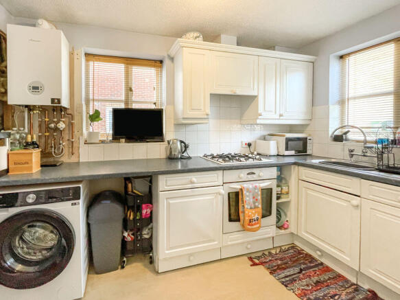 Sunnyfield Rise, Bursledon, Southampton  photo 4