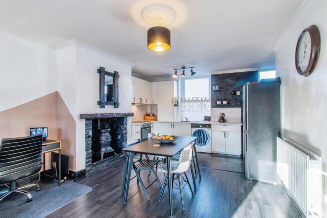 Lounge / Kitchen