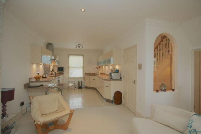 Living area to...