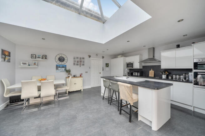 1418347-27-69a088...