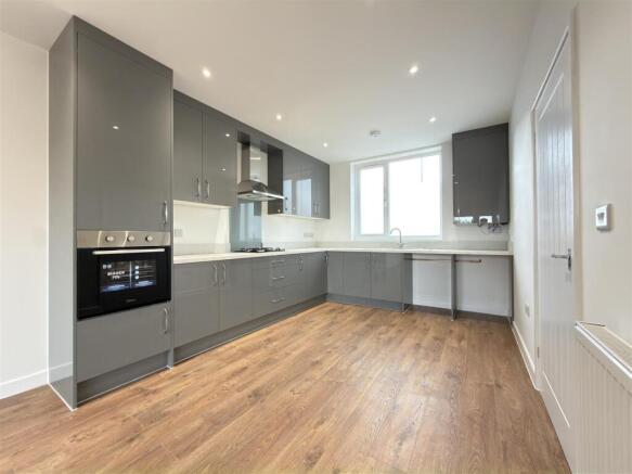 OPEN PLAN KITCHEN, DINING ROOM & LOUNGE