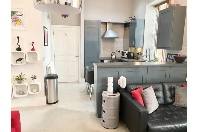 Lounge / Kitchen
