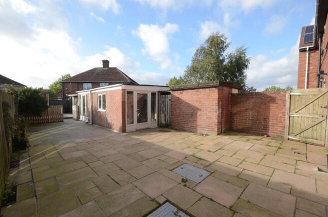 1 bed House Share to rent Image 9