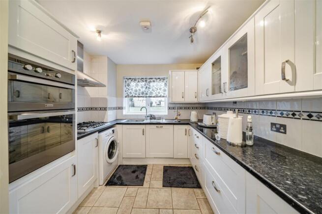 Grove Crescent - Kitchen.jpg