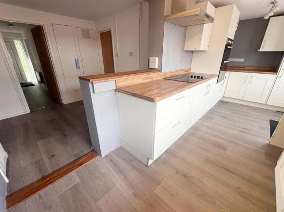 kitchen 2.jpg