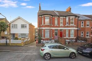 Basement Flat, 11, Purbeck Road, Chatham ME4 6ED