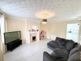 5, Churchill Crescent, Stanford-le-hope SS17 8EN