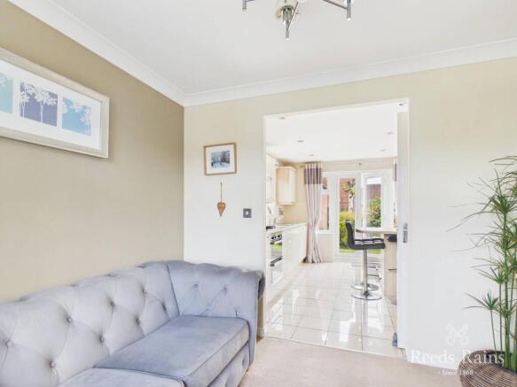 4 bed Detached for sale Image 8