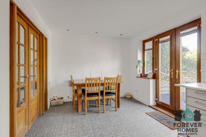 3 bed Semi-Detached for sale Image 6