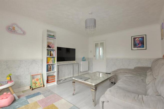 Living Room 2.jpg