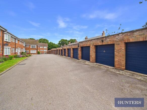 3 bed Flat for sale Image 8