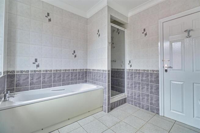 bathroom (1).jpg