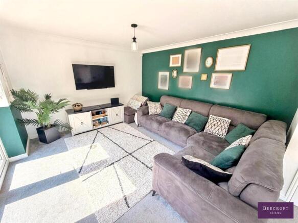 4 bed Detached for sale Image 8