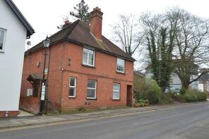 1 Lower Flat, Station Road, Godalming GU7 1EX