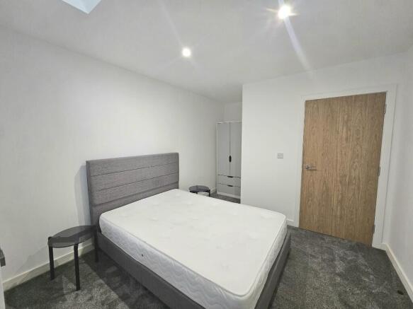 2 bed Apartment to rent Image 6