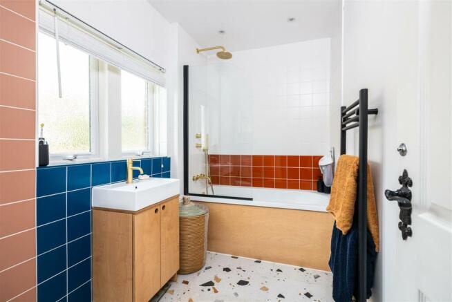 LE 20 Hereward Way BN7 2HJ-2.jpg