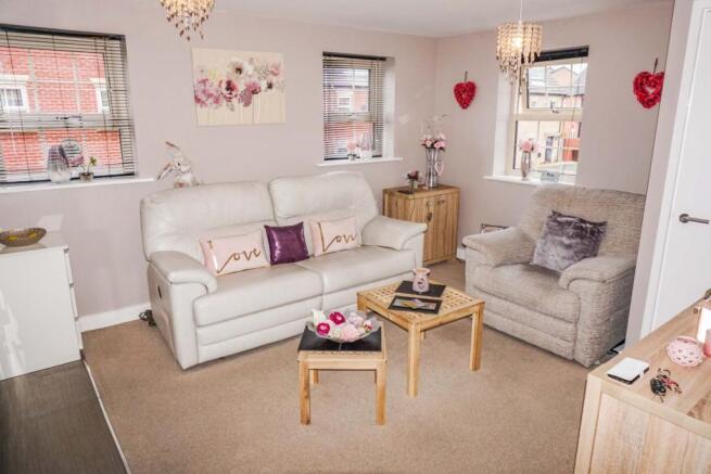 Lounge / Kitchen