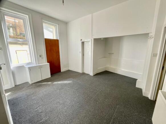 1 bed Flat to rent Image 6