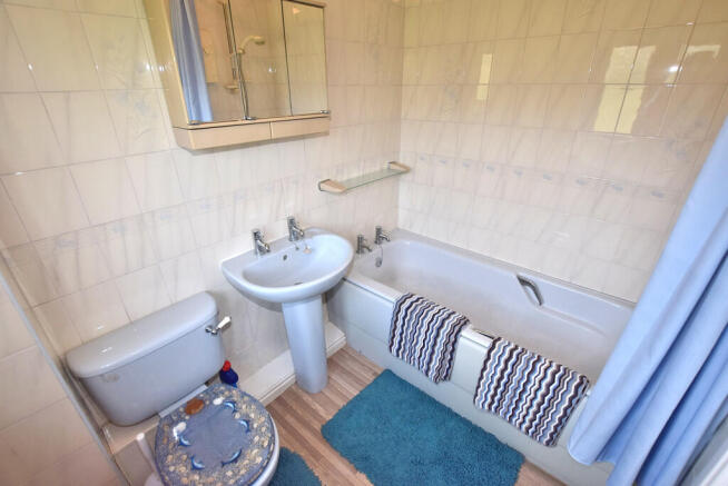 2 bed Link Detached House for sale Image 10