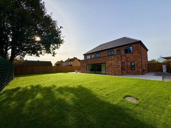 St. Marys Road, Dunsville, DN7 photo 4