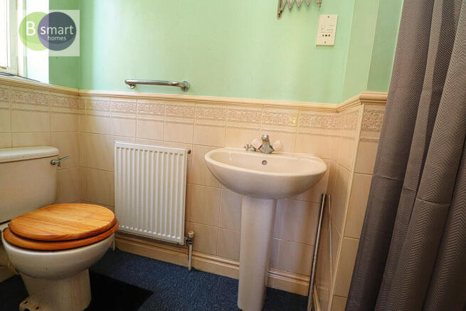 4 bed Detached for sale Image 11