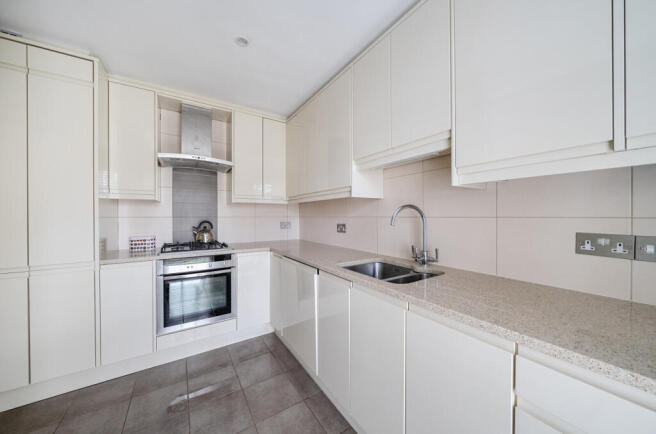 1396176-4-695d211...