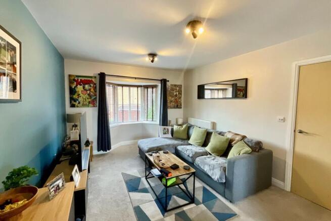 2 bed Flat for sale Image 4