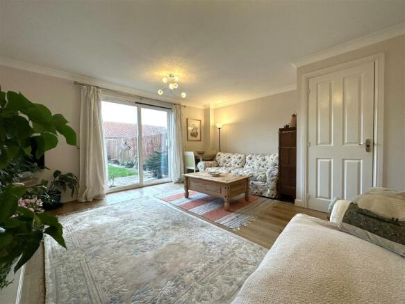 Living/Dining Area 851