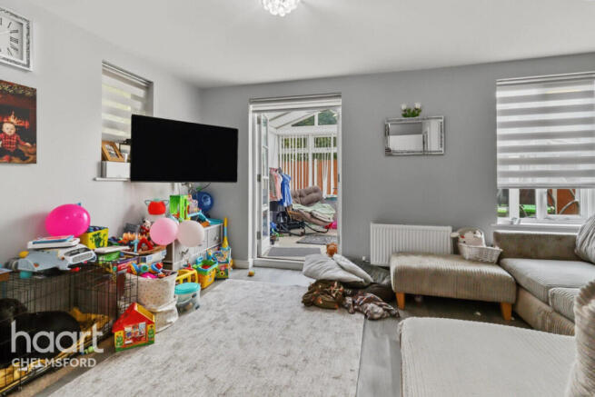 2-bed flat on New Writtle Street, Chelmsford, £290,000