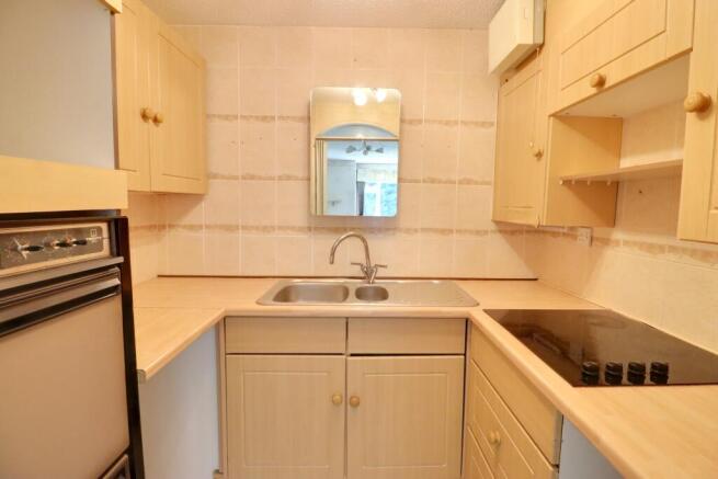 Holly Drive, Waterlooville photo 4
