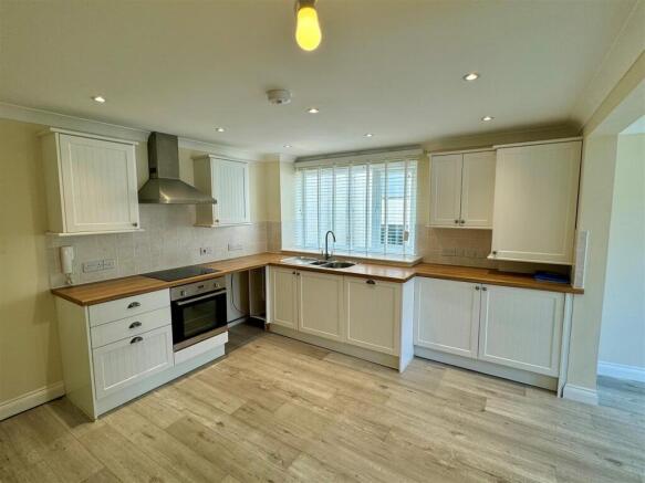 7 Fistral Wave Kitchen
