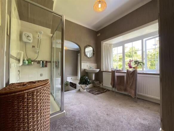 3 bed House for sale Image 8