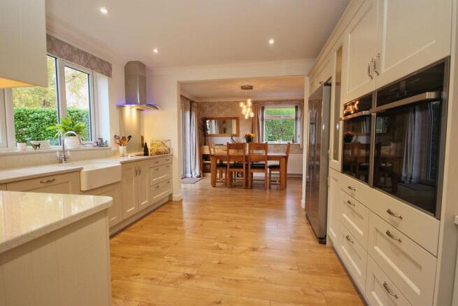 5 SWANLAND CLOSE COTTINGHAM (25)_lzn.jpg