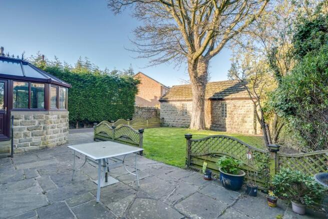 6 bed Detached for sale Image 5