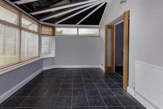 3 bed Semi-Detached for sale Image 7