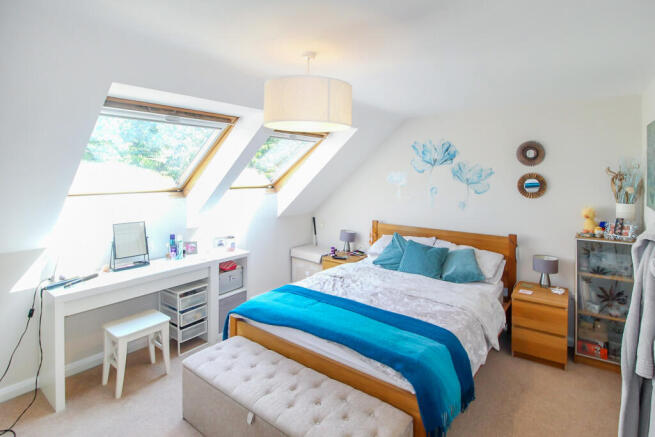 4 bed Town House for sale Image 8