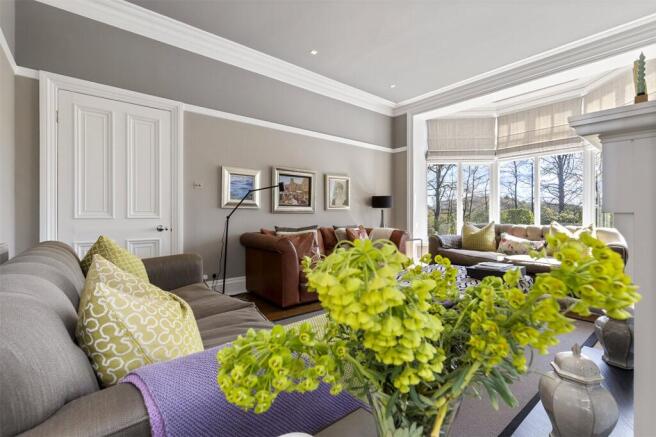 5 bed Detached for sale Image 11