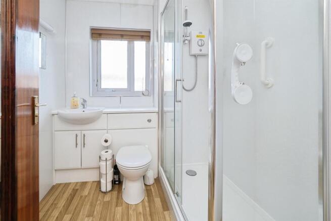 2 bed Apartment for sale Image 8