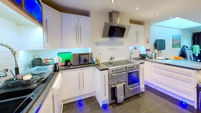 127-Heeley-Road-Kitc