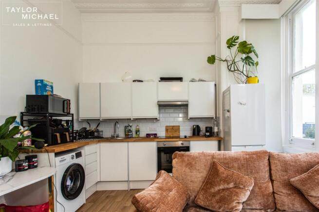 Kitchen / Living Room