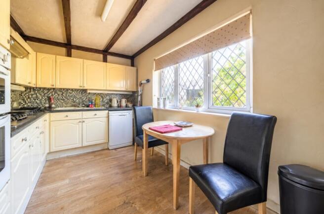 Maylands Road, Bedhampton, Havant, Hampshire, PO9 photo 4
