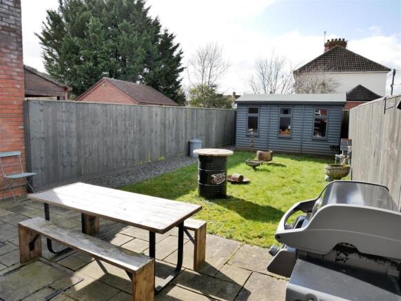 REAR ENCLOSED GARDEN