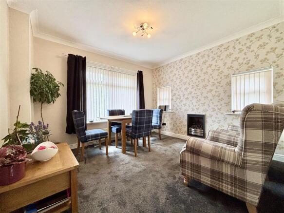 4 bed Detached Bungalow for sale Image 9